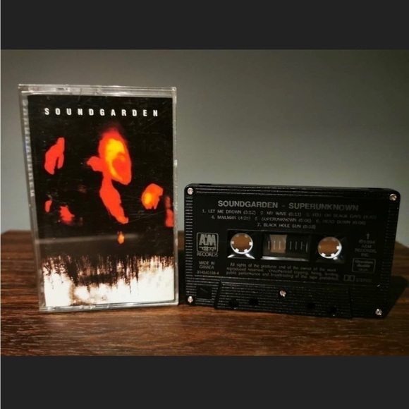 SOUNDGARDEN - SuperUnknown - Cassette Tape - Picture 1 of 2